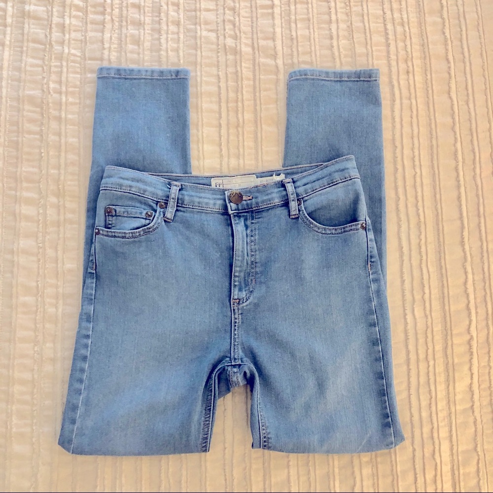 Free People Hi-Rise Light Wash Skinny Jean Jegging - Picture 6 of 9